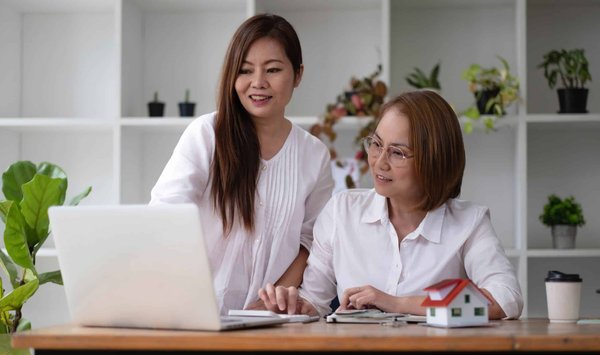 What Are the Opportunities for Real Estate in the UK's Decarbonization Efforts?